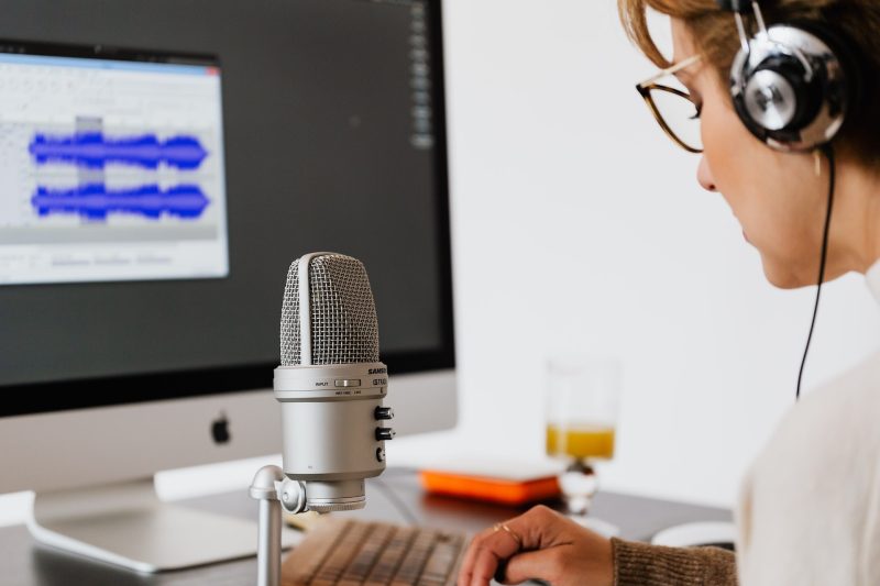 Top 10 Benefits of Using AI Text-to-Speech in Corporate Video Content